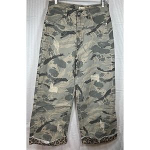 POL CAMO-LEO DISTRESSED PANTS SIZE Medium M BWP28 100% COTTON Distressed Wide